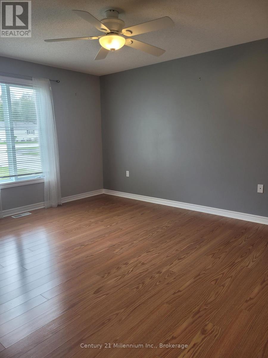 74 Pennsylvania Avenue, Wasaga Beach, Ontario  L9Z 3A8 - Photo 18 - S12319136