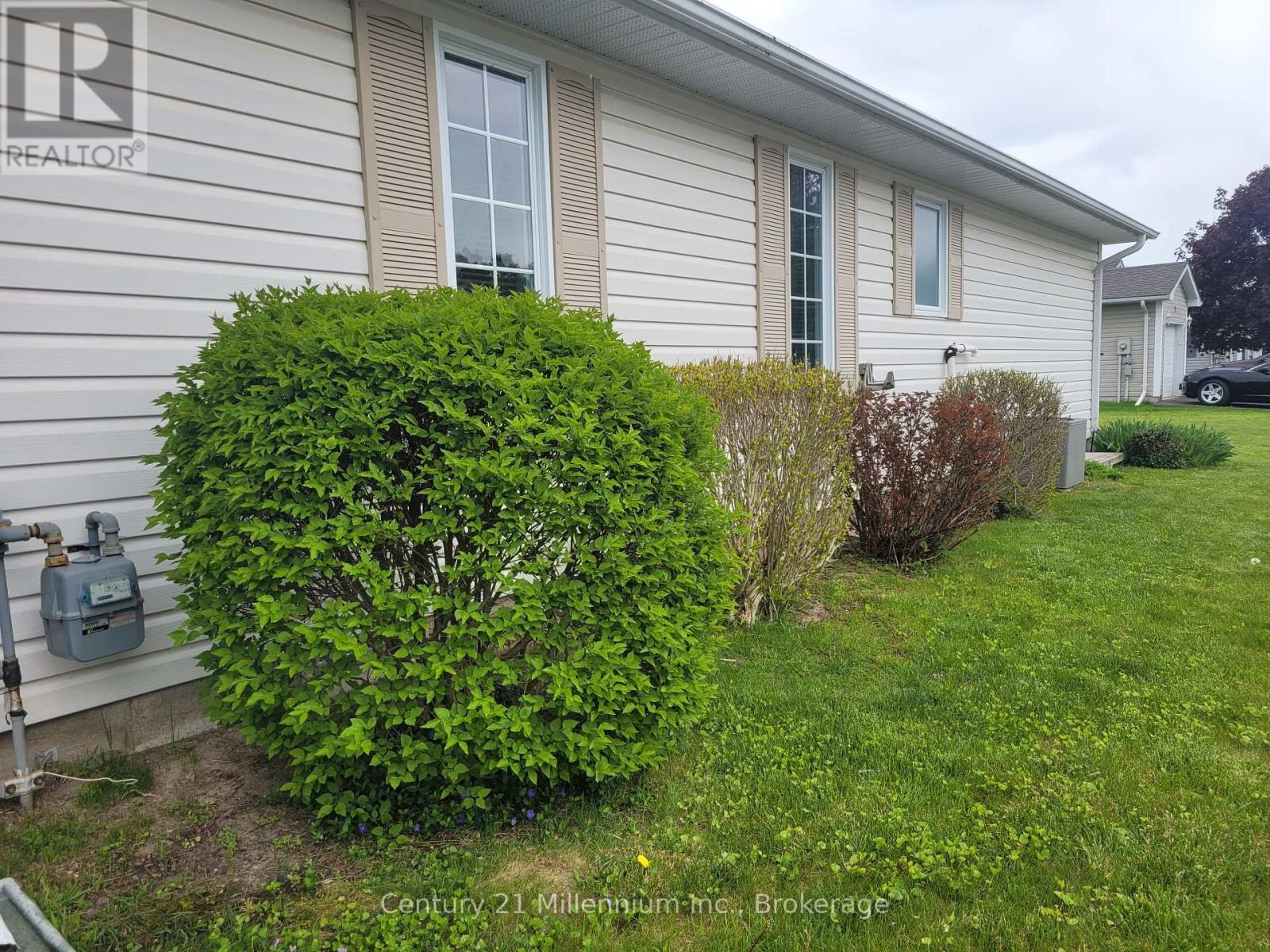 74 Pennsylvania Avenue, Wasaga Beach, Ontario  L9Z 3A8 - Photo 37 - S12319136