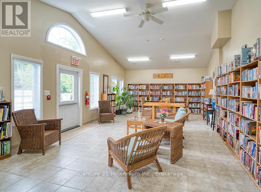 74 Pennsylvania Avenue, Wasaga Beach, Ontario  L9Z 3A8 - Photo 42 - S12319136