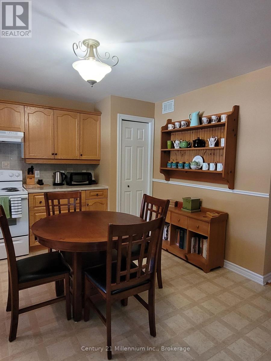 74 Pennsylvania Avenue, Wasaga Beach, Ontario  L9Z 3A8 - Photo 8 - S12319136