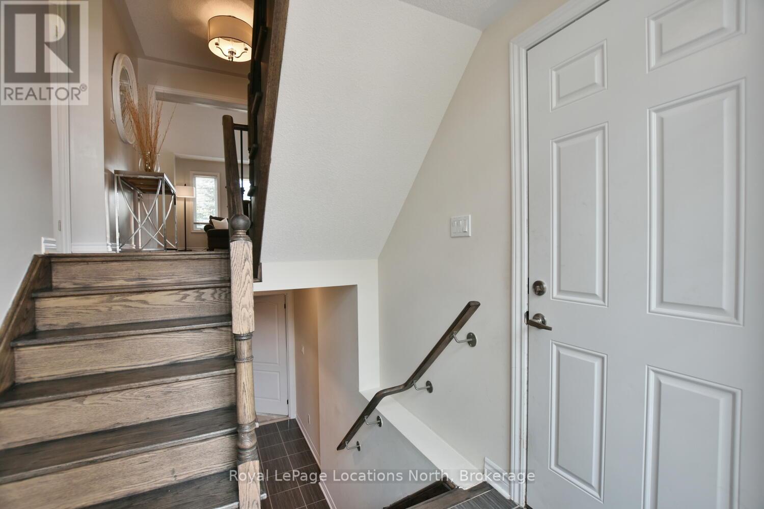 20 Leeward Circle, Wasaga Beach, Ontario  L9Z 0E9 - Photo 4 - S12319209