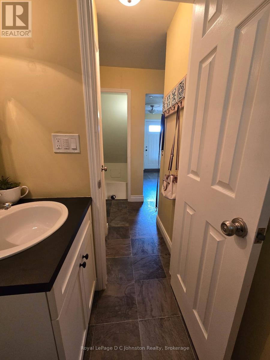 431 Thede Drive, Saugeen Shores, Ontario  N0H 2C4 - Photo 13 - X12319230