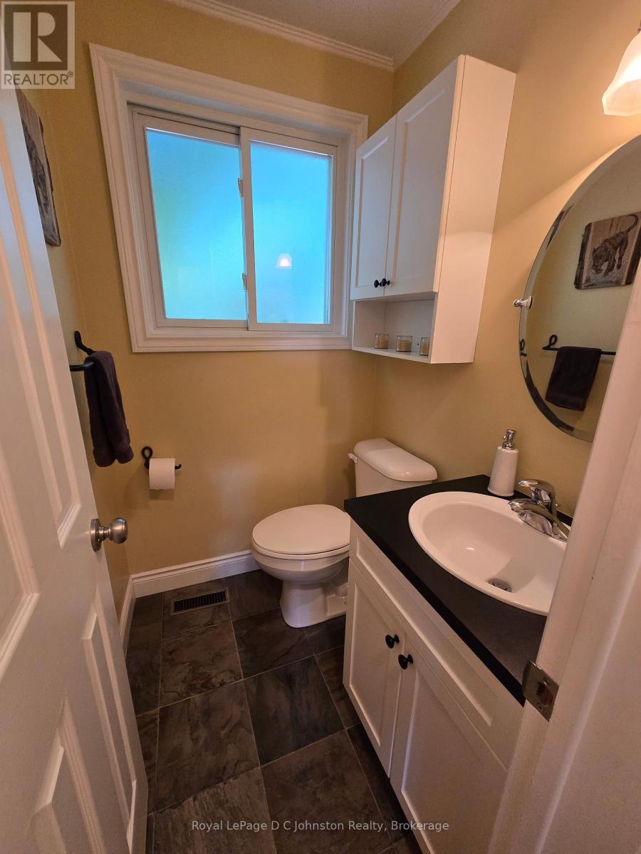 431 Thede Drive, Saugeen Shores, Ontario  N0H 2C4 - Photo 14 - X12319230