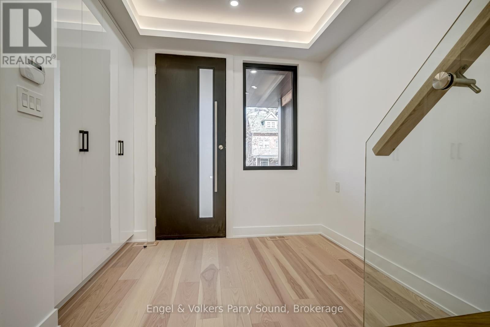 230 Willow Avenue, Toronto, Ontario  M4E 3K7 - Photo 4 - E12319421