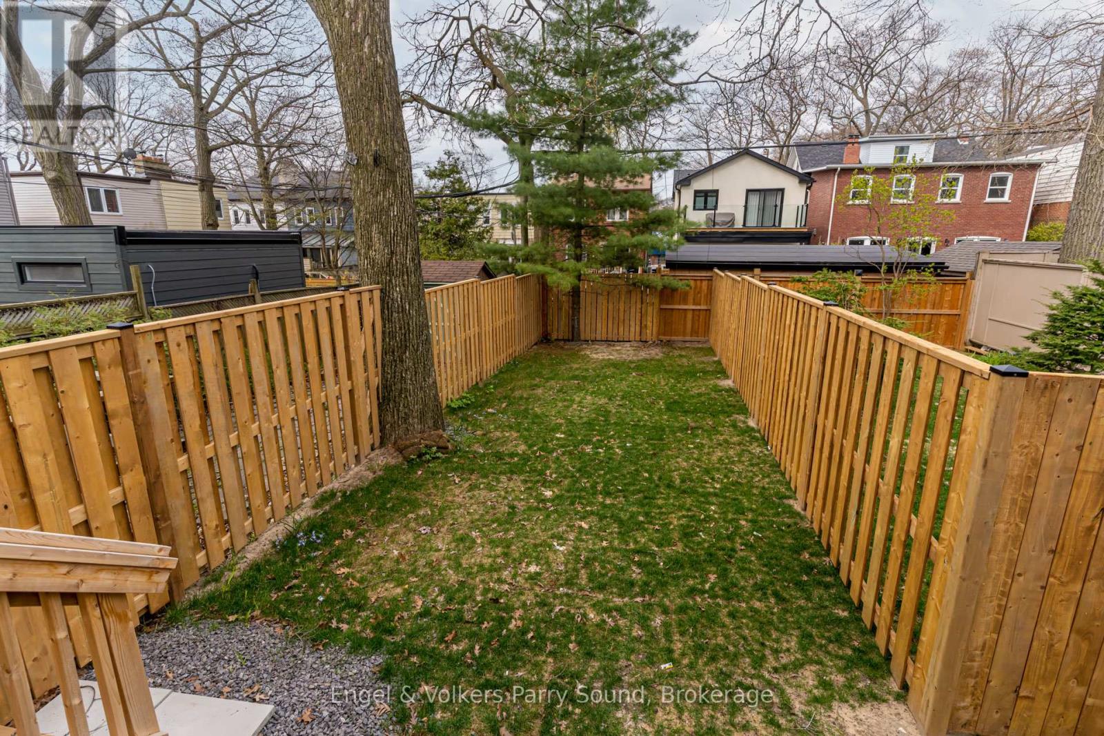 230 Willow Avenue, Toronto, Ontario  M4E 3K7 - Photo 47 - E12319421