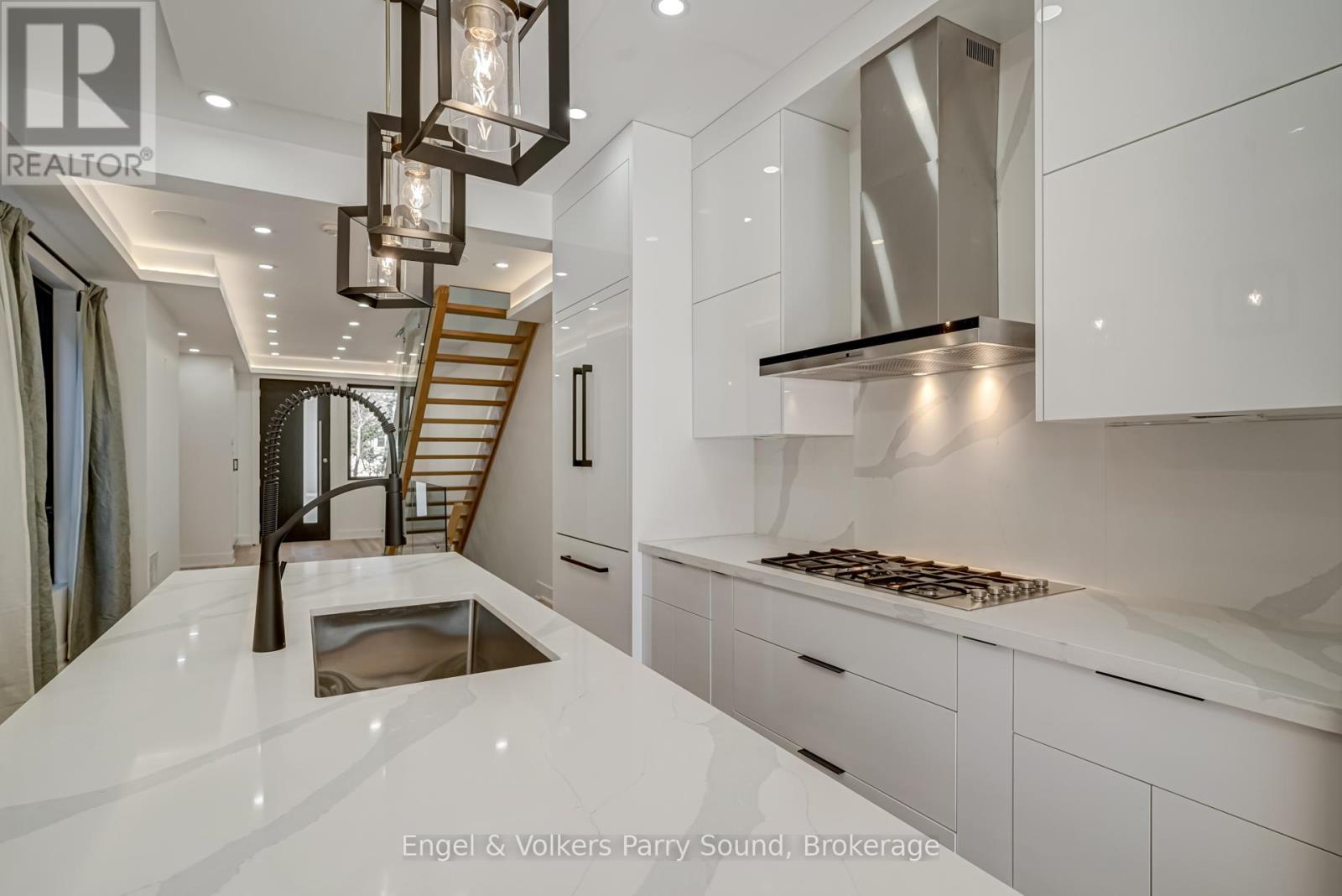 230 Willow Avenue, Toronto, Ontario  M4E 3K7 - Photo 9 - E12319421