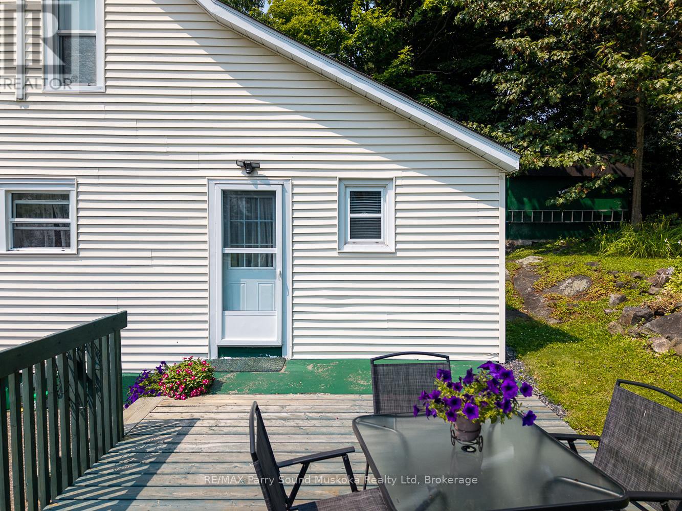 49 Cascade Street, Parry Sound, Ontario  P2A 1J8 - Photo 4 - X12319664