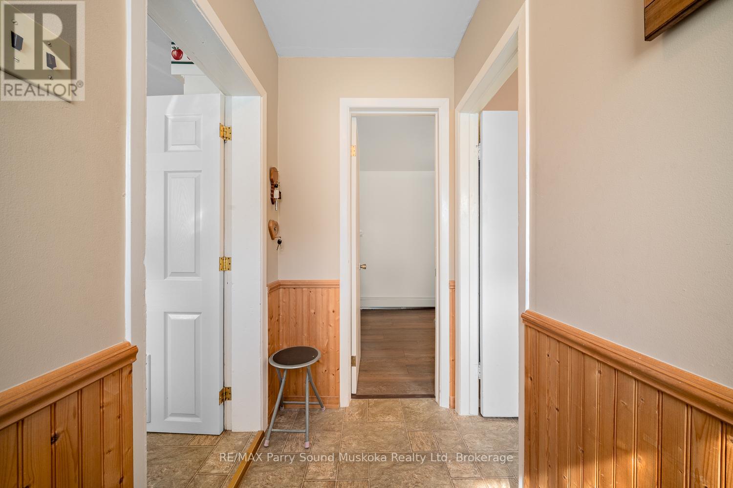 49 Cascade Street, Parry Sound, Ontario  P2A 1J8 - Photo 6 - X12319664