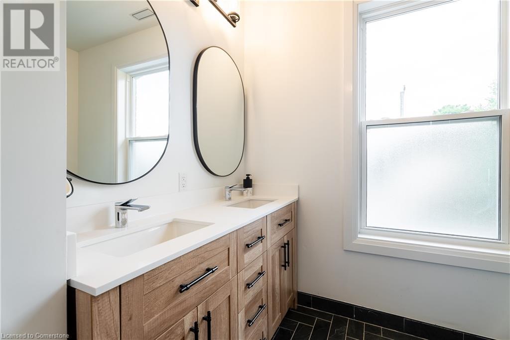 37b Victoria Avenue, Cambridge, Ontario  N1S 1X2 - Photo 3 - 40756623