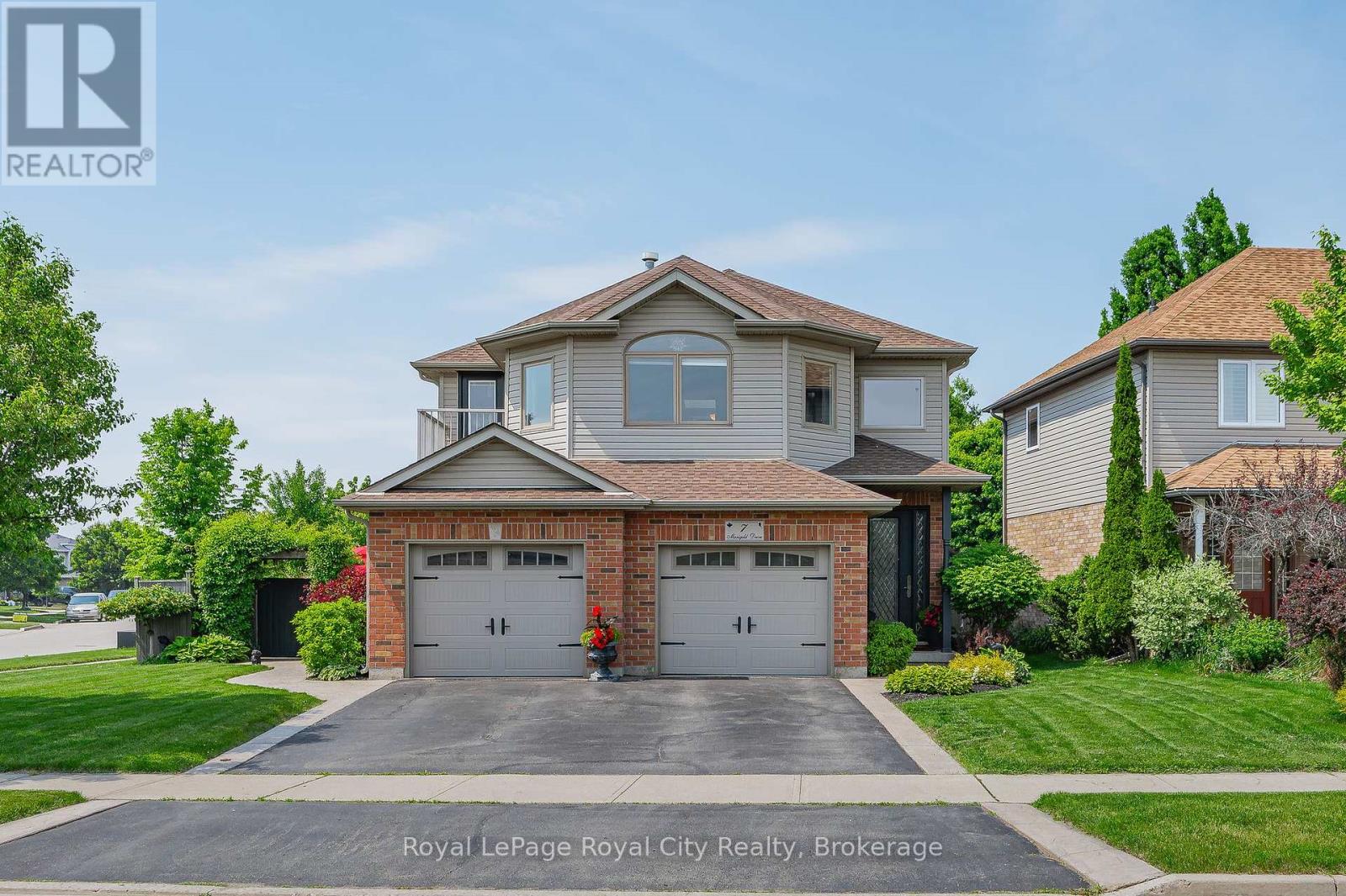 7 Marigold Drive, Guelph, Ontario  N1C 1G5 - Photo 2 - X12320089