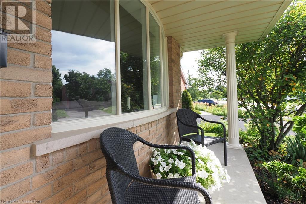 630 Red Pine Drive, Waterloo, Ontario  N2V 1S1 - Photo 2 - 40755615