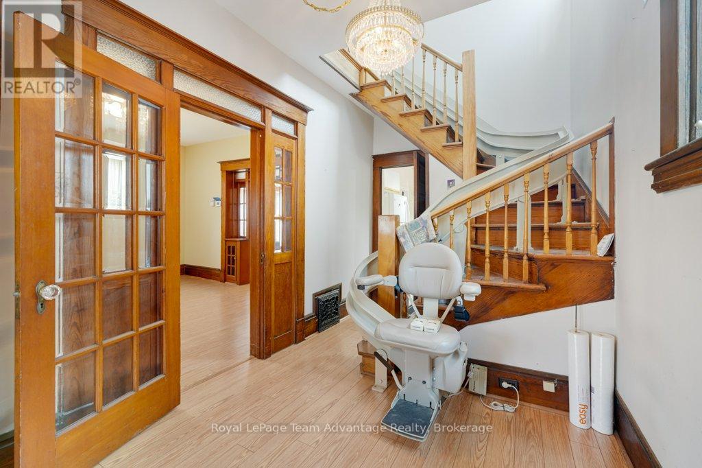 71 Gibson Street, Parry Sound, Ontario  P2A 1X2 - Photo 15 - X12320266