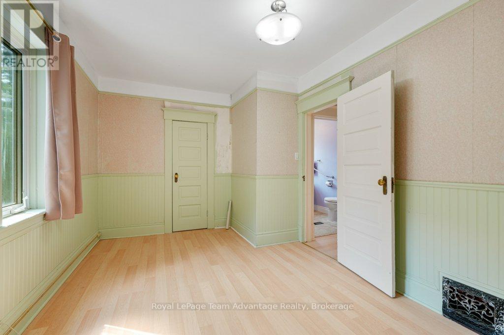 71 Gibson Street, Parry Sound, Ontario  P2A 1X2 - Photo 19 - X12320266