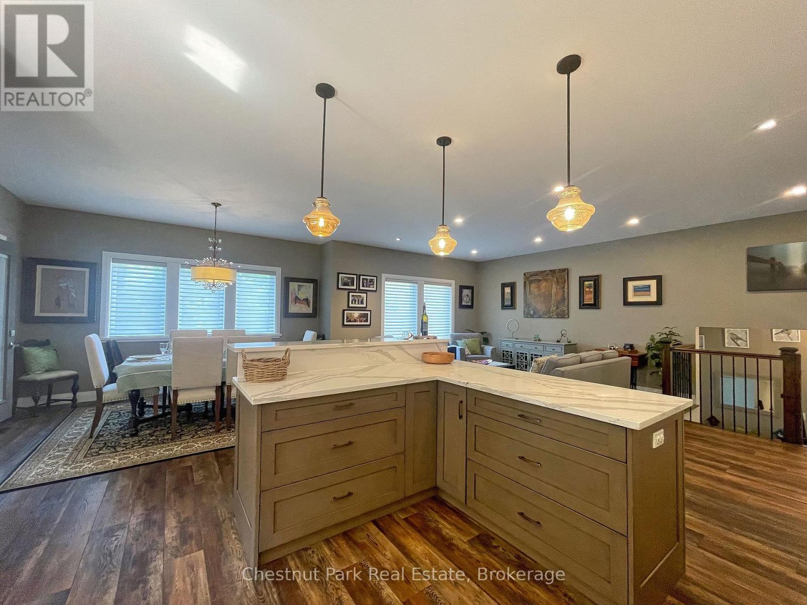 18 Telford Street, South Bruce Peninsula, Ontario  N0H 2T0 - Photo 6 - X12320288