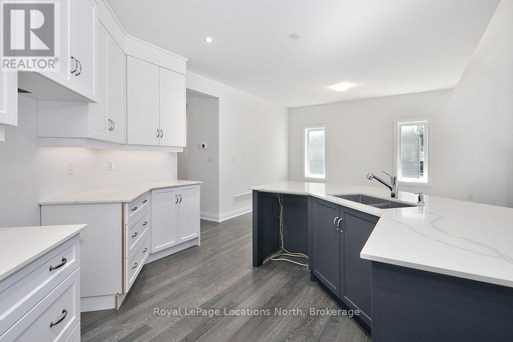 124 Beacon Drive, Blue Mountains, Ontario  N0H 2P0 - Photo 7 - X12320351
