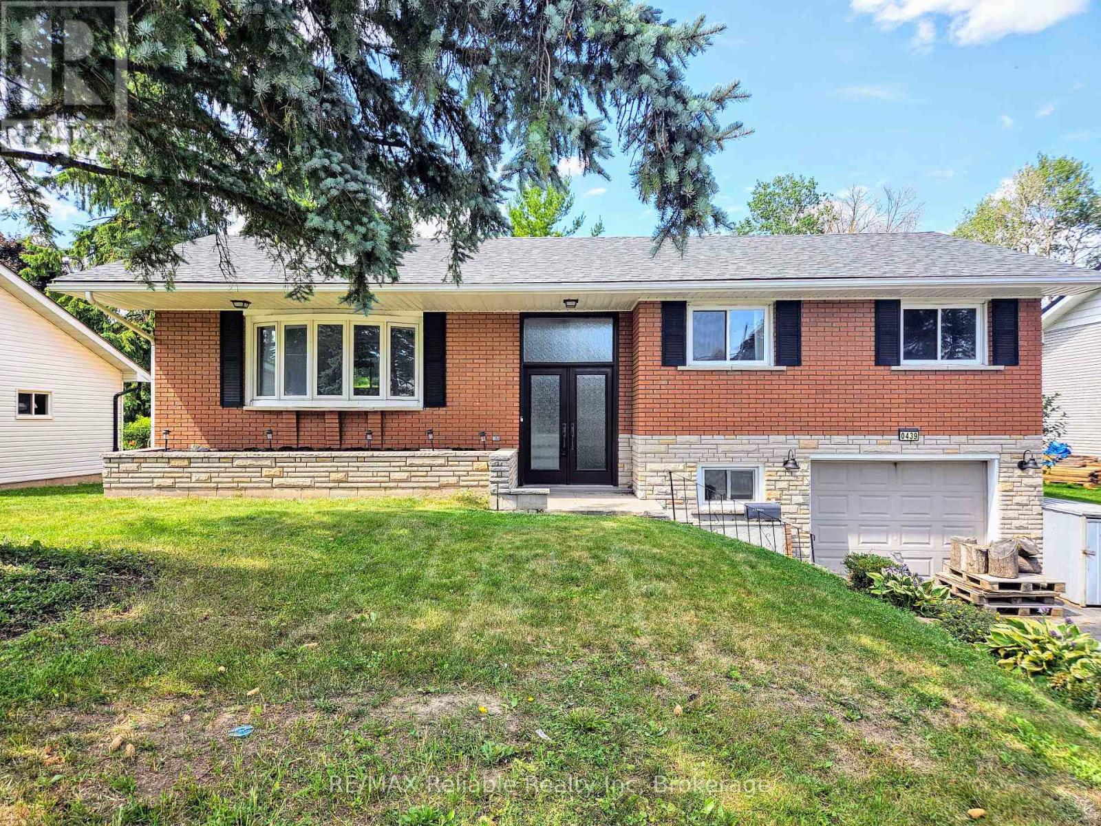 439 QUEEN STREET E, Wellington North, Ontario