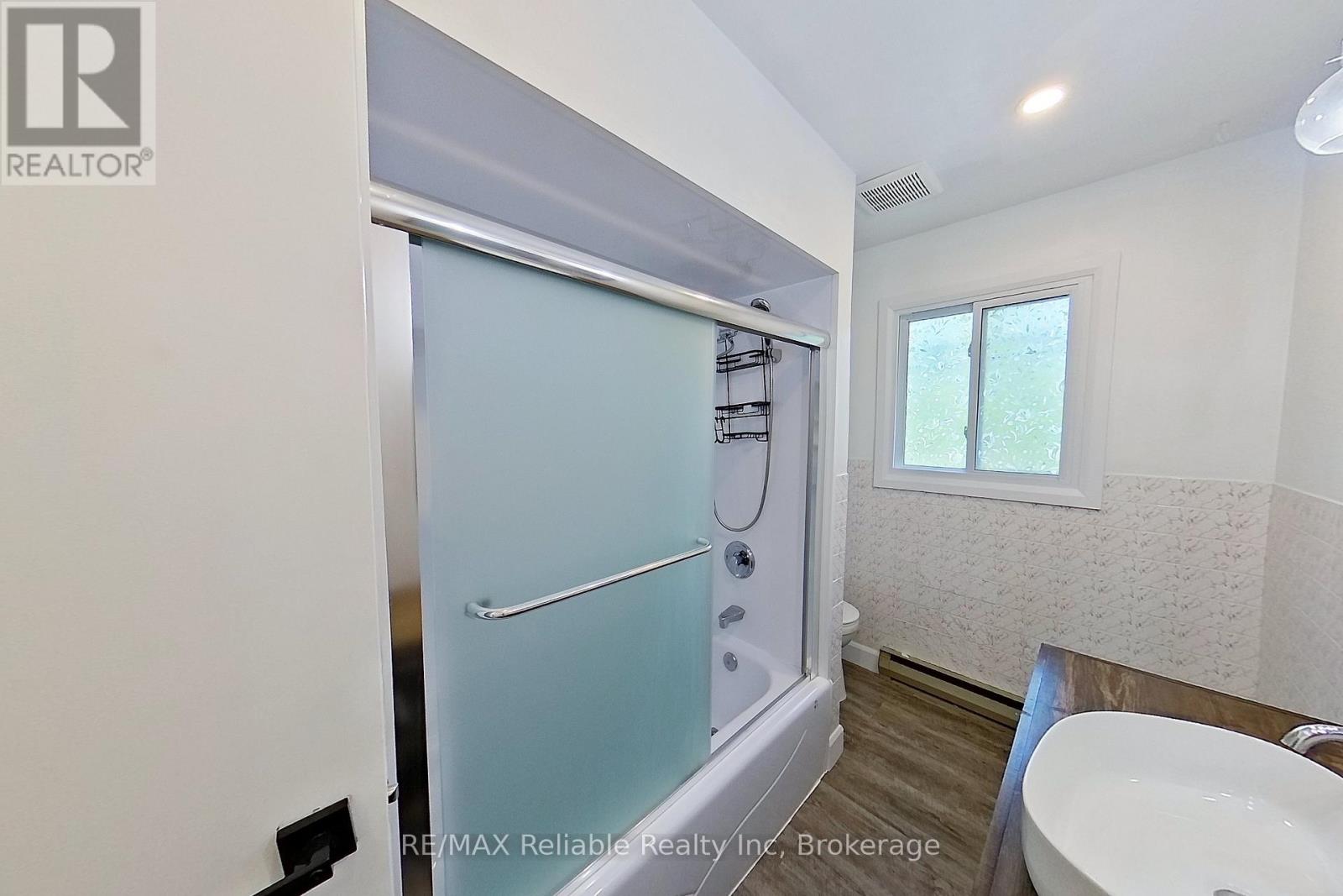 439 Queen Street E, Wellington North, Ontario  N0G 2L2 - Photo 16 - X12320549
