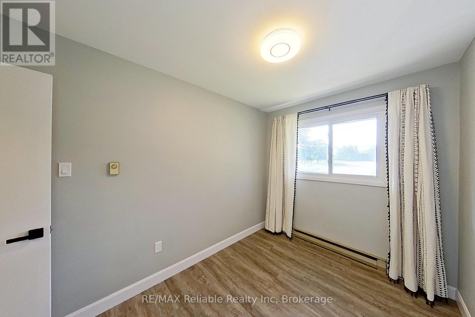 439 Queen Street E, Wellington North, Ontario  N0G 2L2 - Photo 23 - X12320549