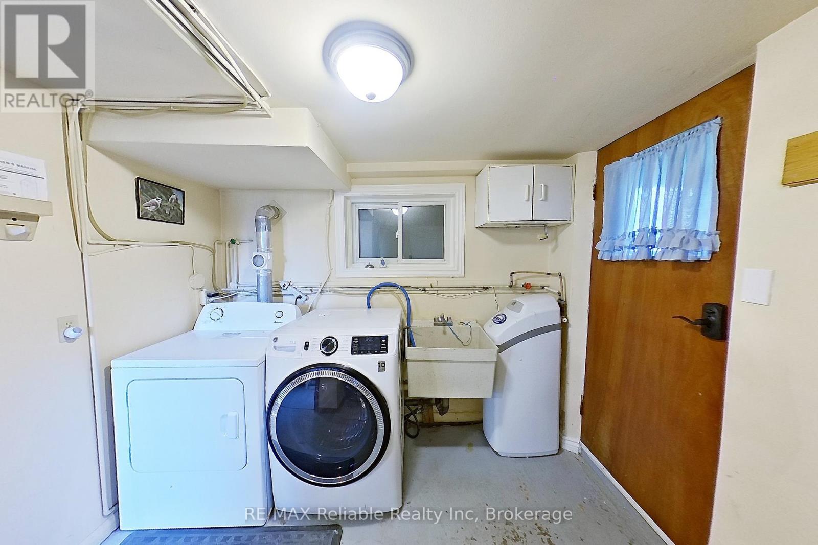 439 Queen Street E, Wellington North, Ontario  N0G 2L2 - Photo 26 - X12320549