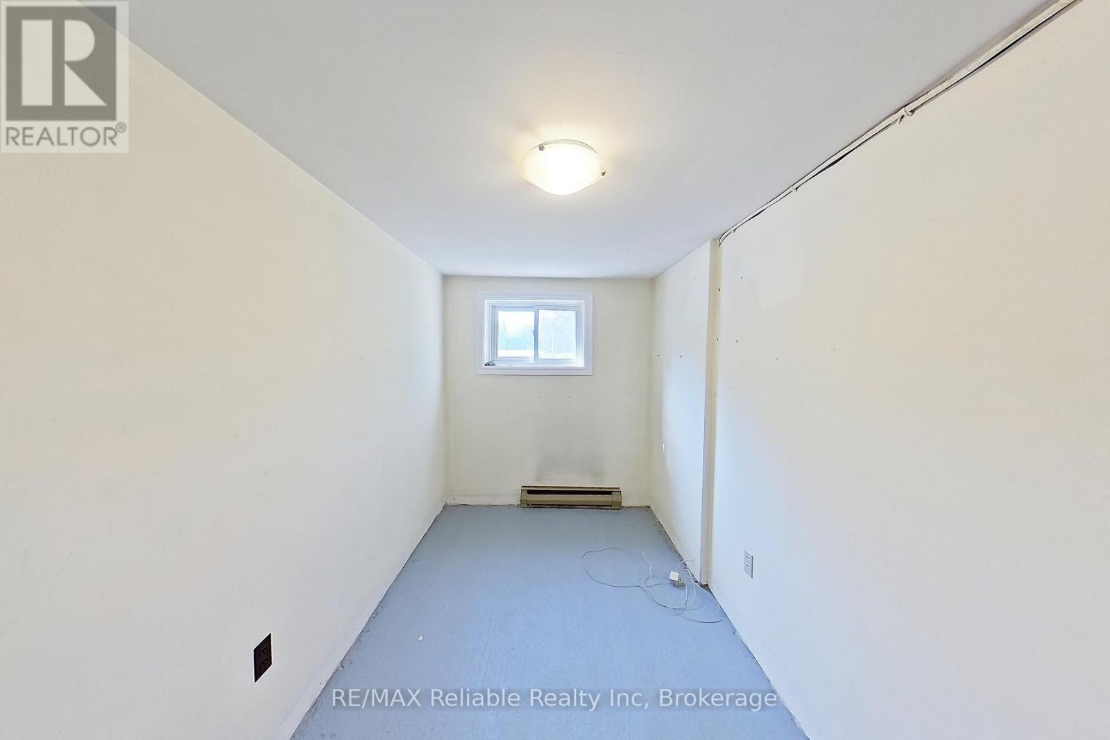 439 Queen Street E, Wellington North, Ontario  N0G 2L2 - Photo 27 - X12320549