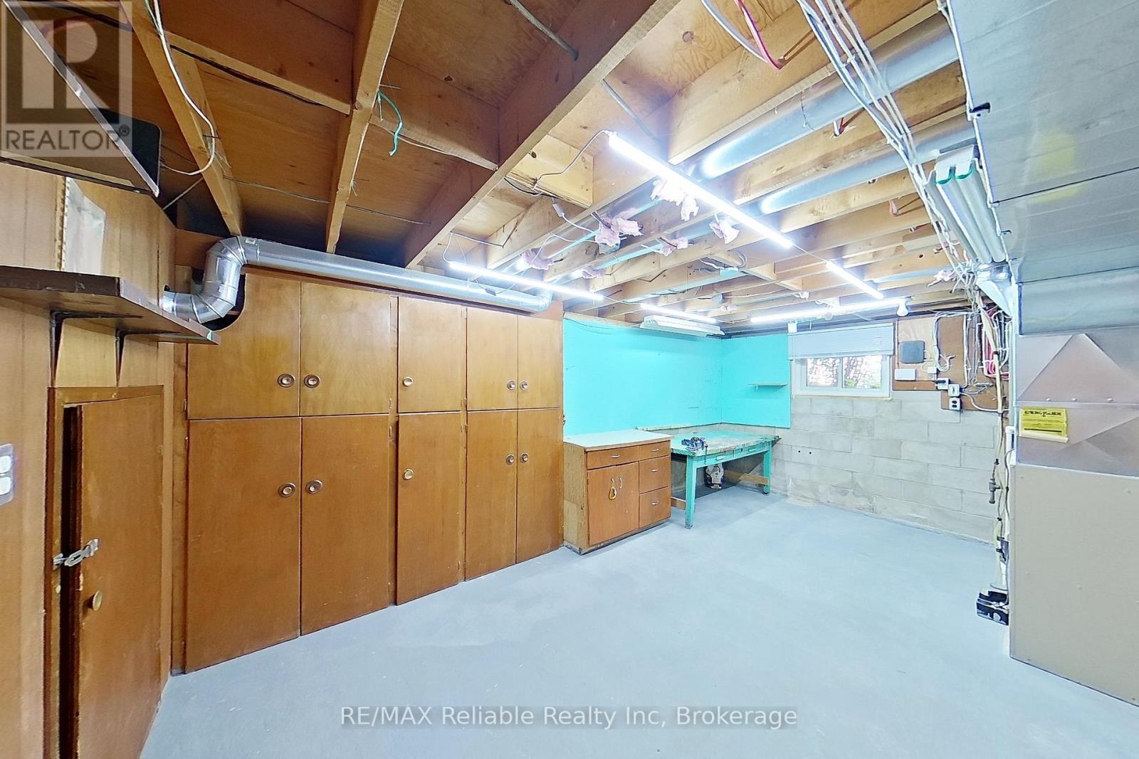 439 Queen Street E, Wellington North, Ontario  N0G 2L2 - Photo 30 - X12320549