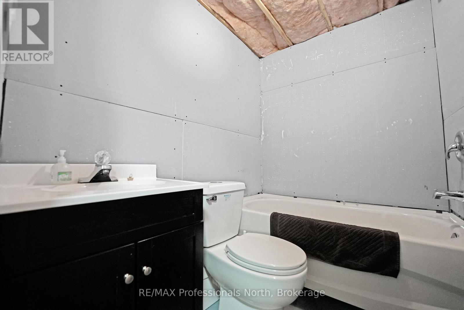 1183 Conway Road, Minden Hills, Ontario  K0M 2K0 - Photo 32 - X12320769