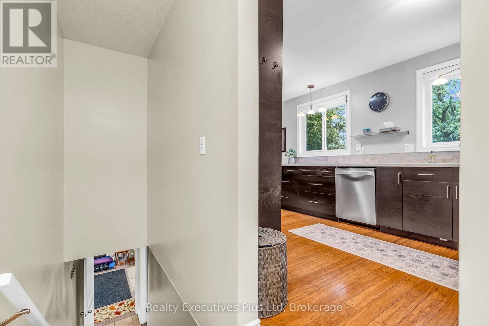61 Mcilwraith Crescent, Guelph, Ontario  N1E 6J4 - Photo 23 - X12320837