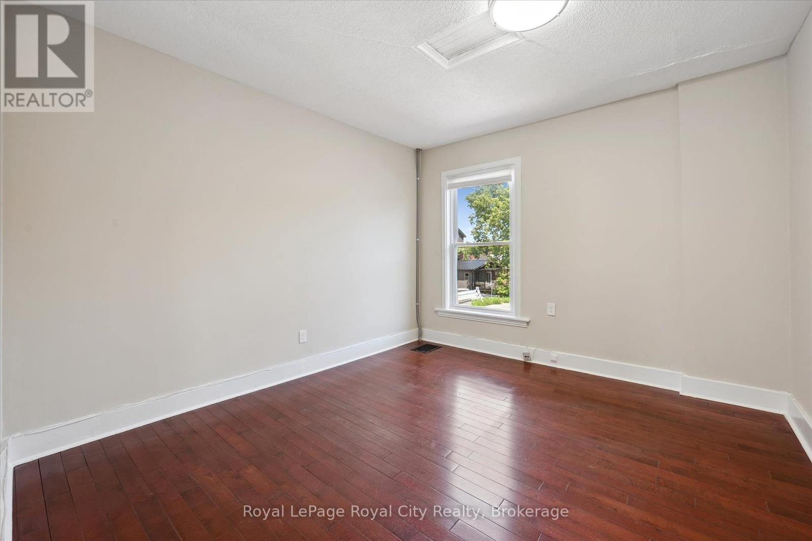 363 Woolwich Street, Guelph, Ontario  N1H 3W4 - Photo 20 - X12320902