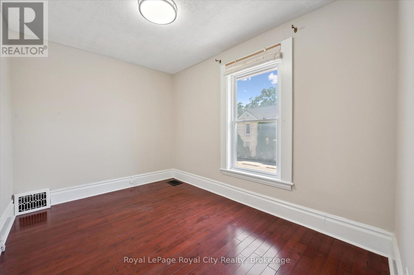363 Woolwich Street, Guelph, Ontario  N1H 3W4 - Photo 22 - X12320902