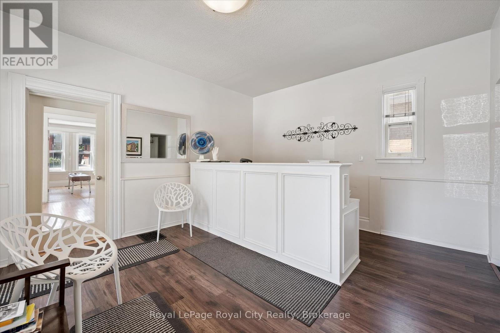 363 Woolwich Street, Guelph, Ontario  N1H 3W4 - Photo 5 - X12320902