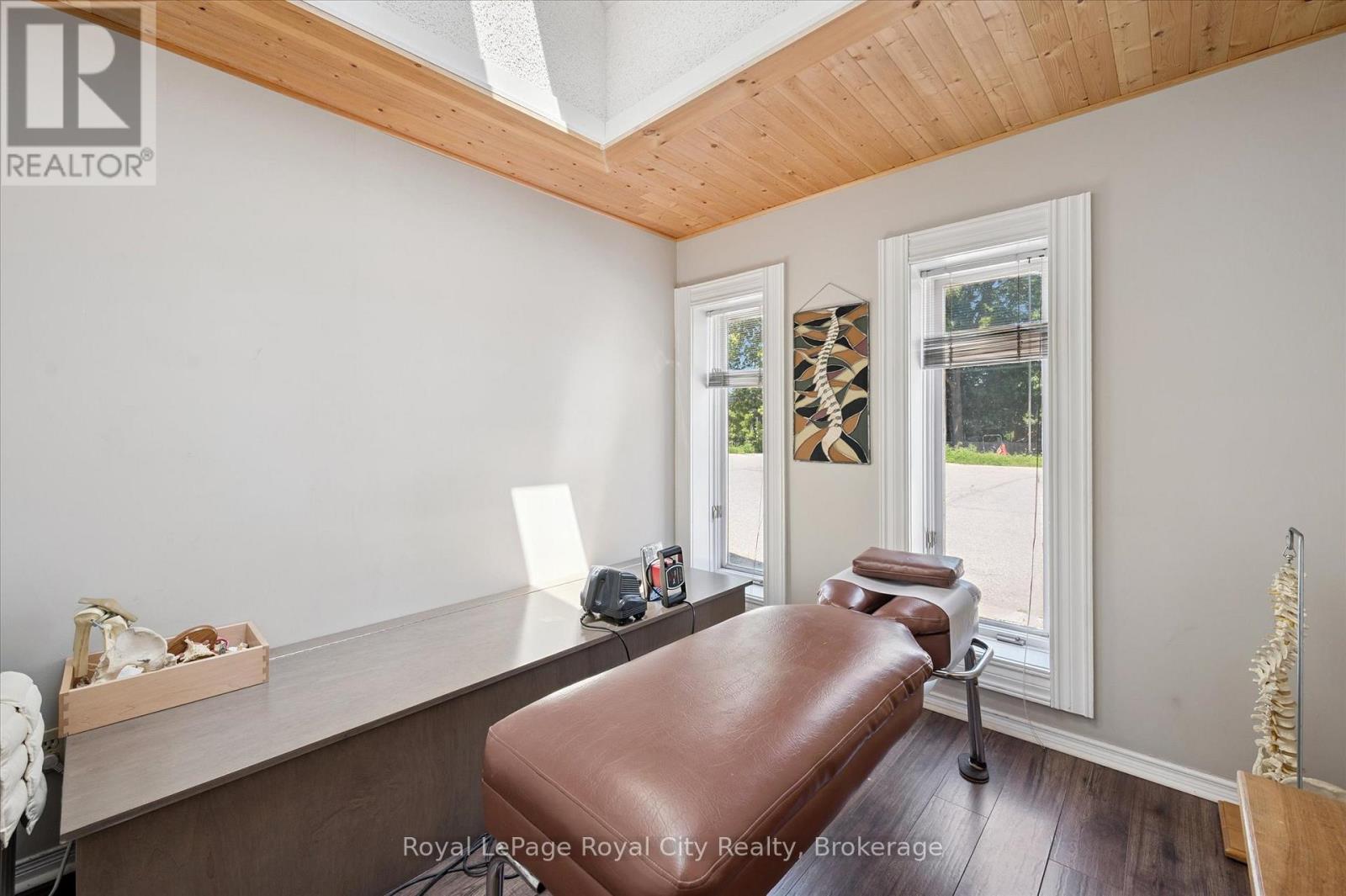 363 Woolwich Street, Guelph, Ontario  N1H 3W4 - Photo 7 - X12320902