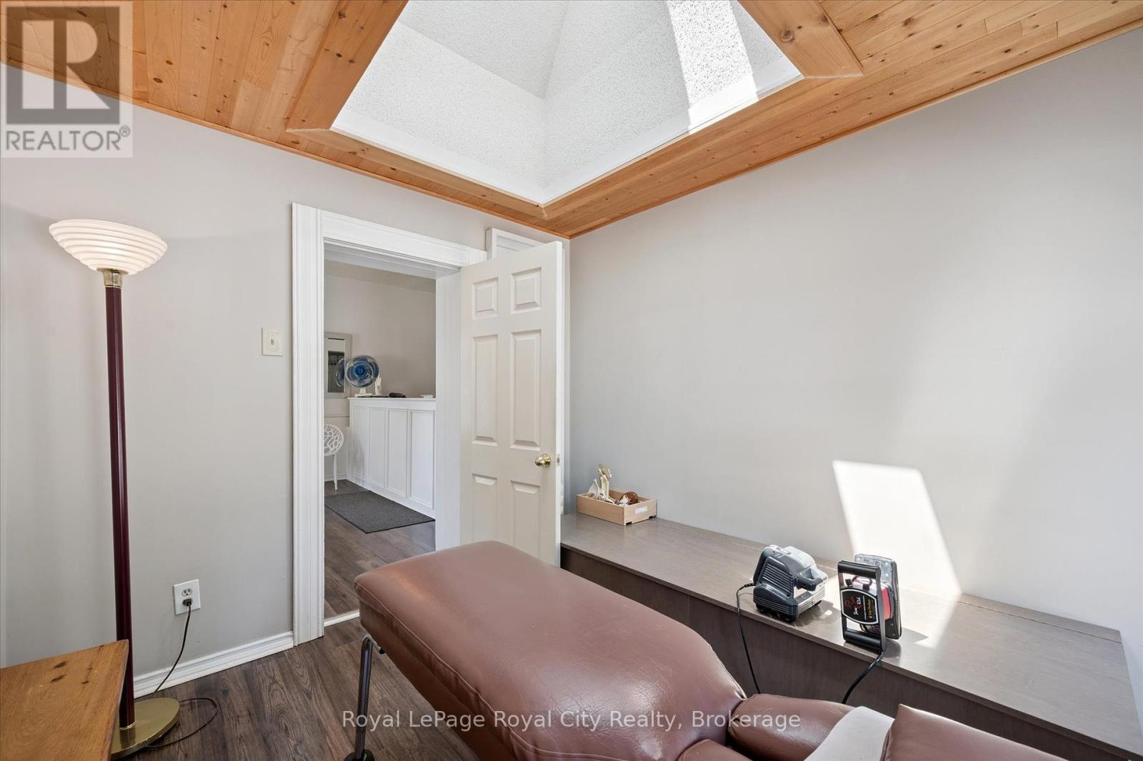 363 Woolwich Street, Guelph, Ontario  N1H 3W4 - Photo 8 - X12320902