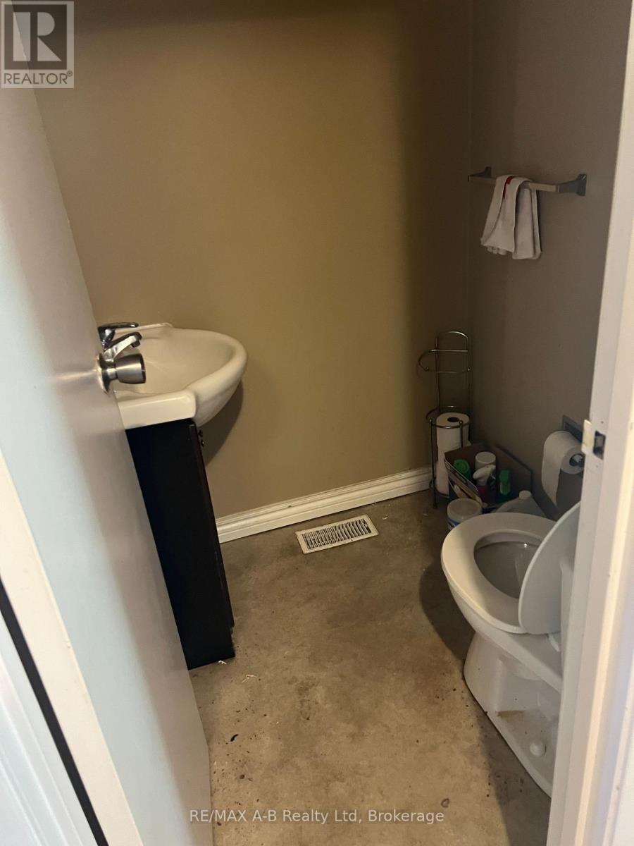 237 Willow Street E, Stratford, Ontario  N5A 3B6 - Photo 10 - X12320913