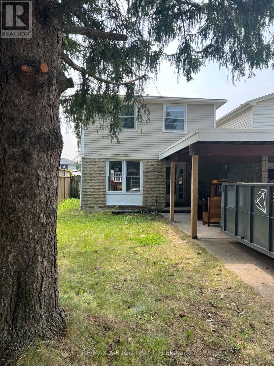 237 Willow Street E, Stratford, Ontario  N5A 3B6 - Photo 2 - X12320913