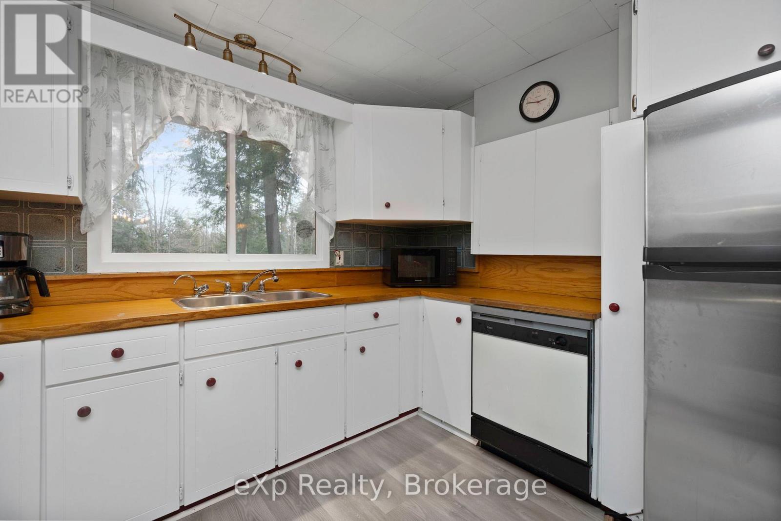 36 Roberts Lake Road E, Seguin, Ontario  P2A 2W8 - Photo 8 - X12320919