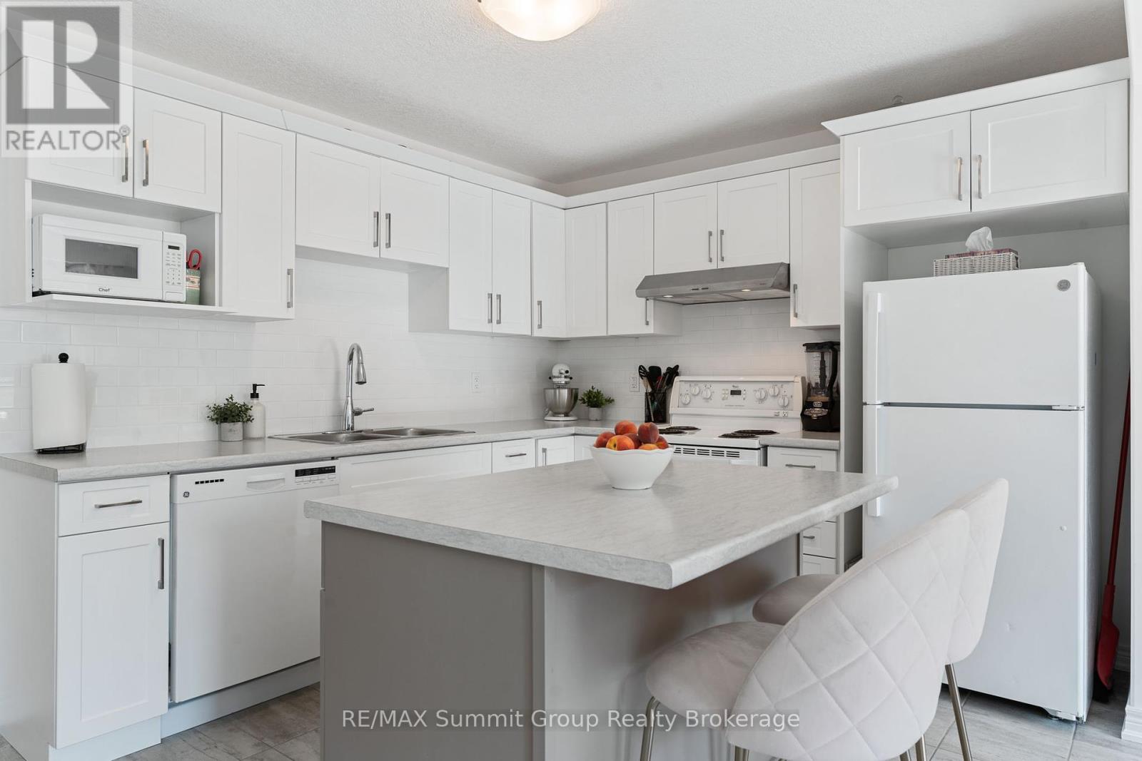 125 Mullin Street, Grey Highlands, Ontario  N0C 1H0 - Photo 6 - X12320933