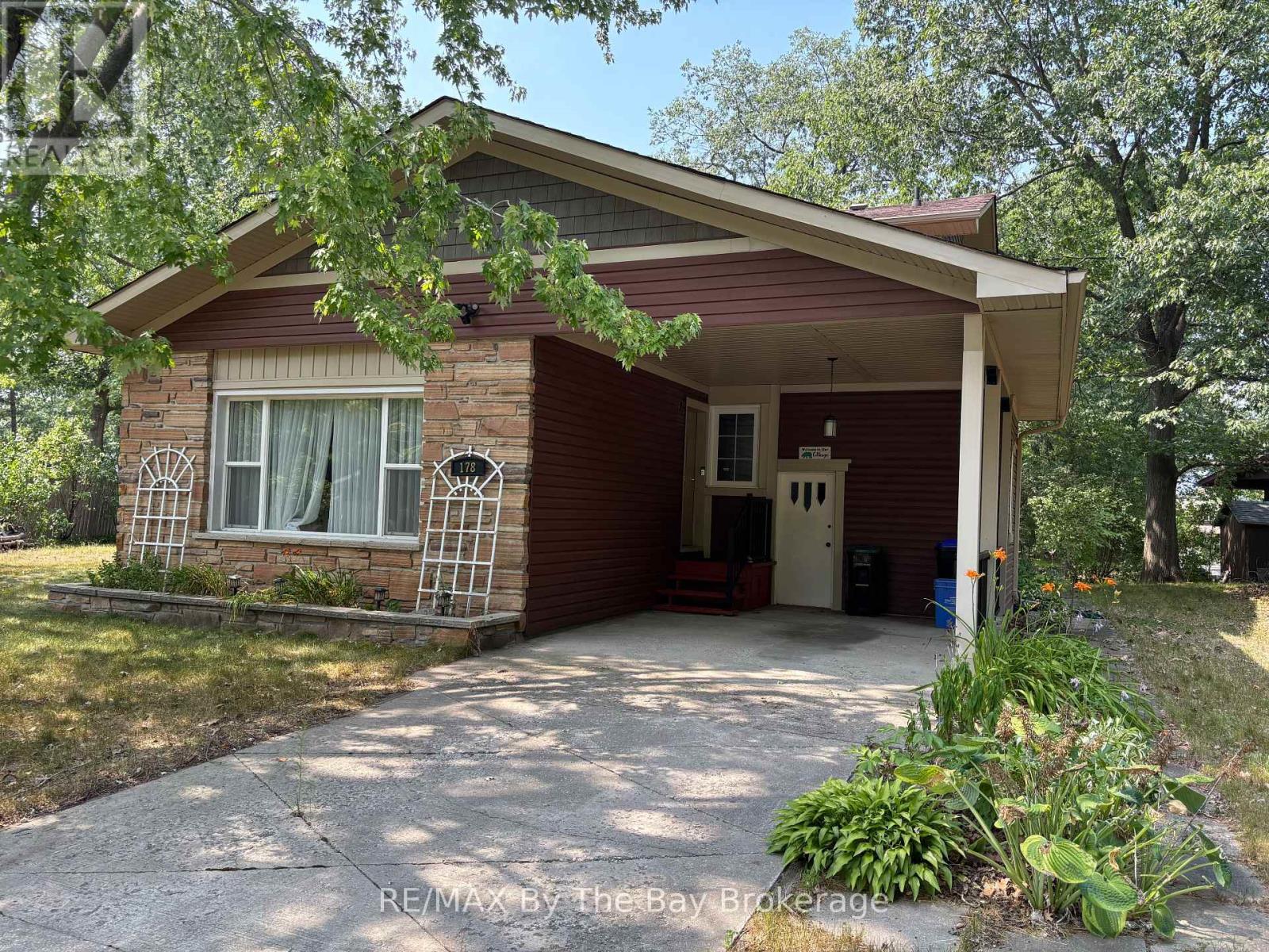 178 Oxbow Park Drive, Wasaga Beach, Ontario  L9Z 2V7 - Photo 3 - S12320971