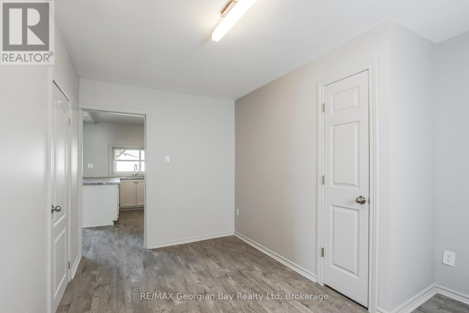16 Edward Street, Penetanguishene, Ontario  L9M 1L1 - Photo 15 - S12321158
