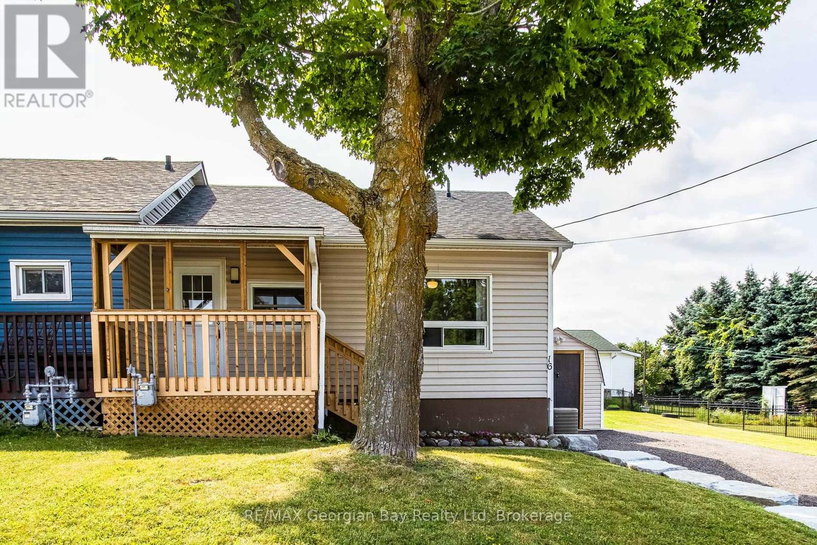 16 Edward Street, Penetanguishene, Ontario  L9M 1L1 - Photo 24 - S12321158