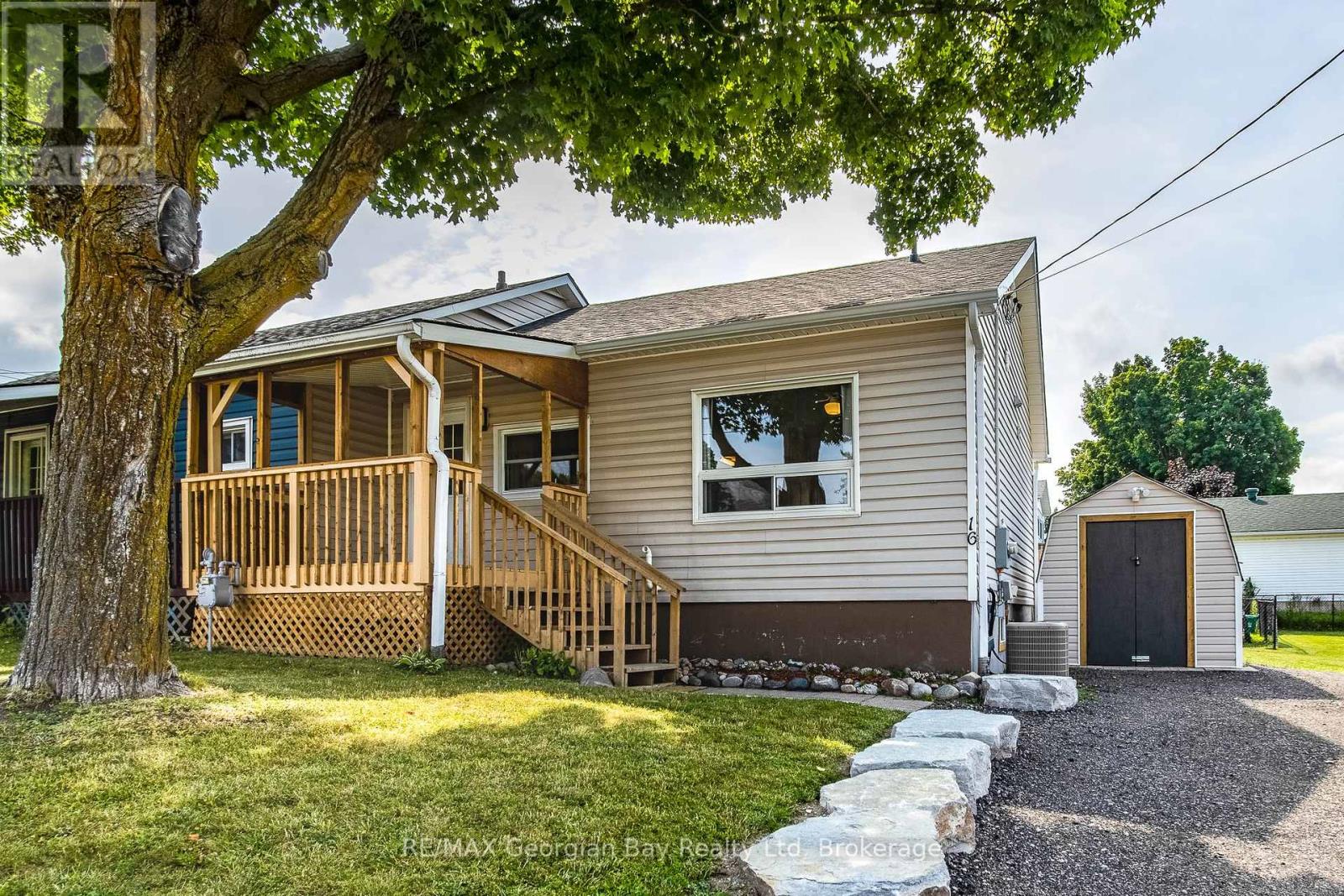 16 Edward Street, Penetanguishene, Ontario  L9M 1L1 - Photo 31 - S12321158