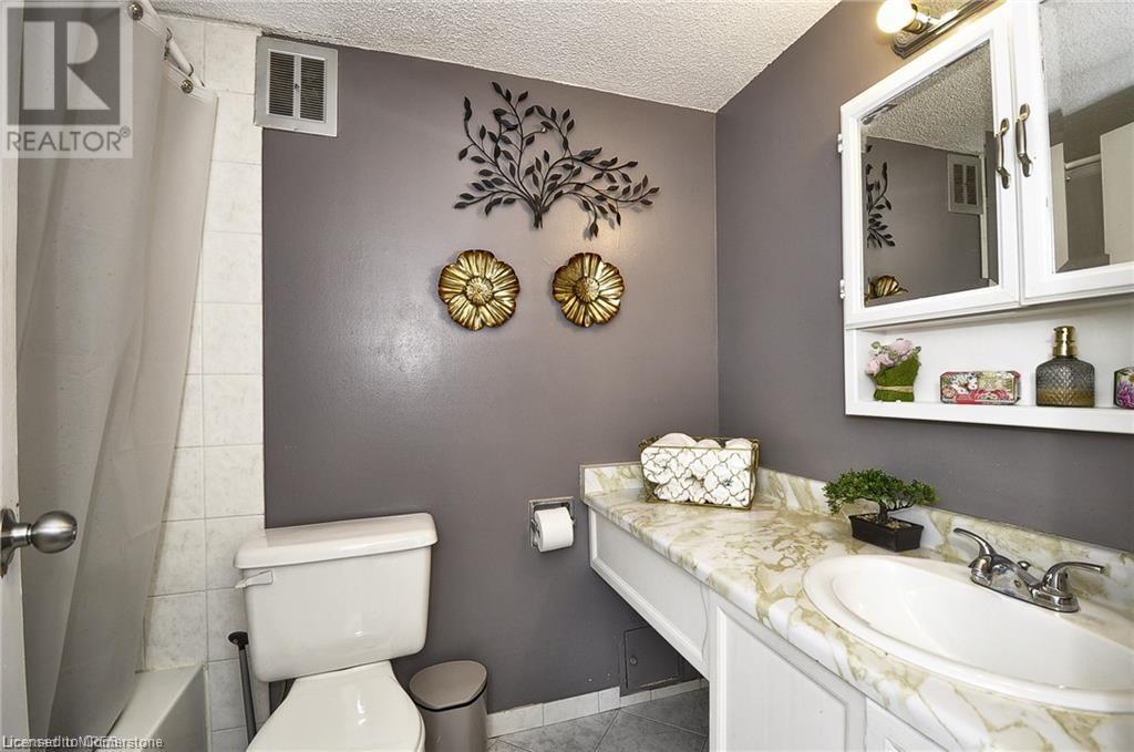 71 Vanier Drive Unit# 205, Kitchener, Ontario  N2C 1J4 - Photo 20 - 40756452