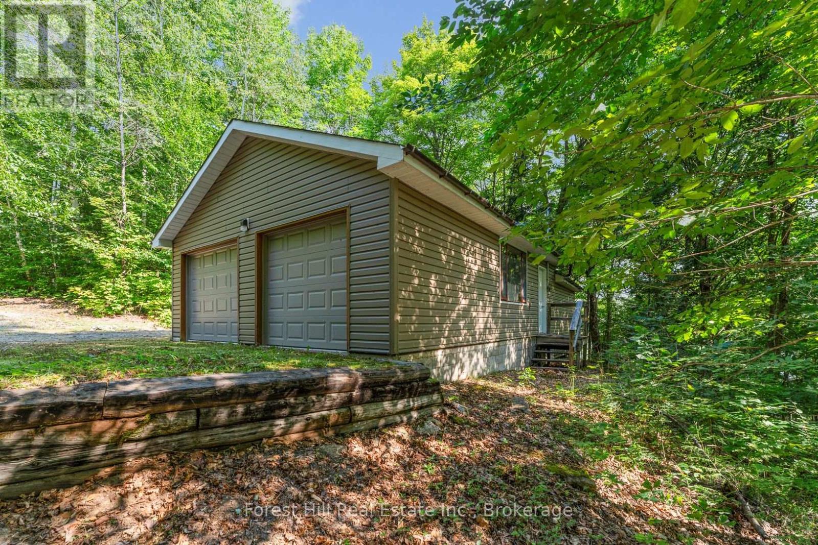 3477 Livingstone Lake Road, Algonquin Highlands, Ontario  P0A 1E0 - Photo 17 - X12321271