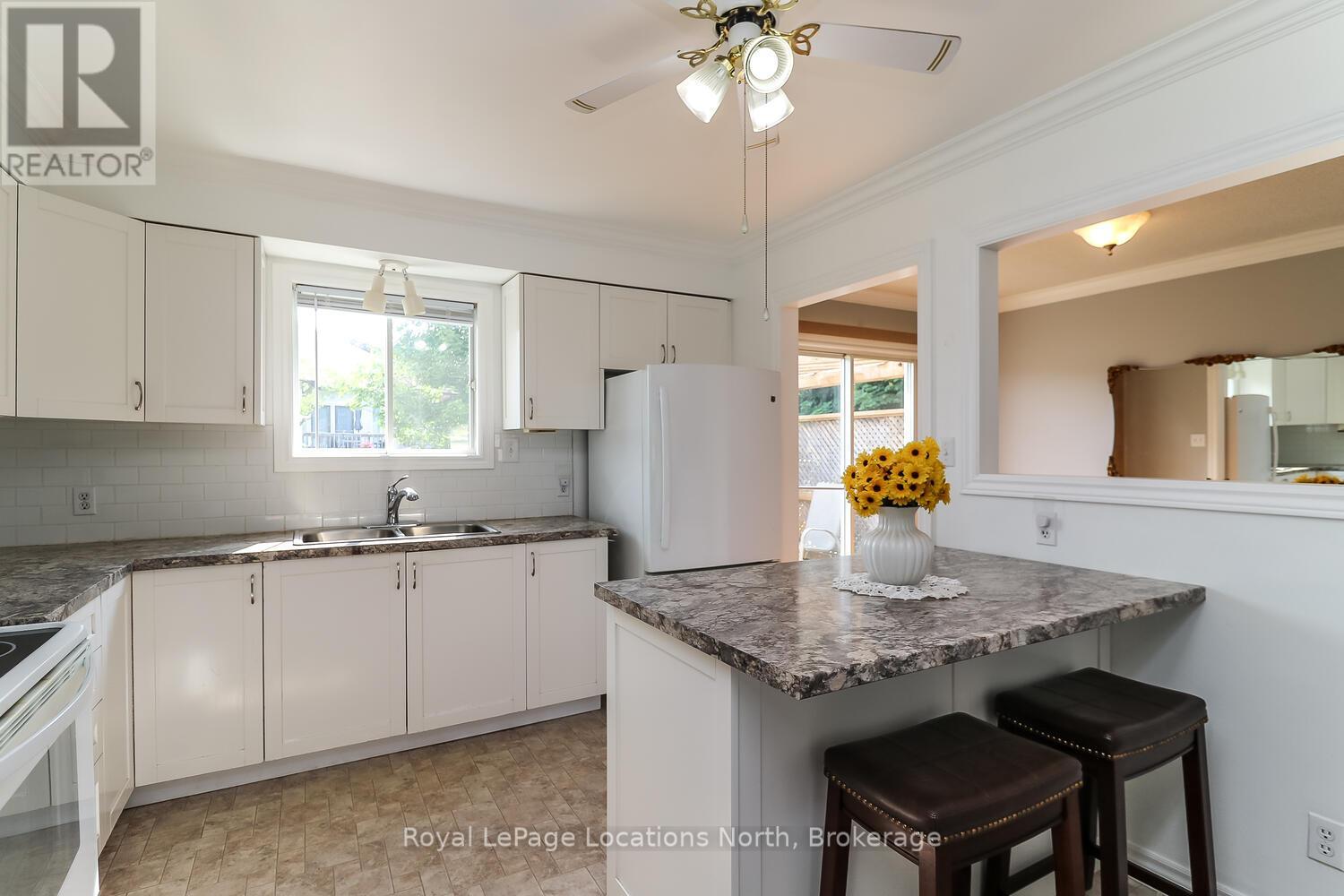 29 Innisbrook Drive, Wasaga Beach, Ontario  L9Z 1G3 - Photo 10 - S12321535