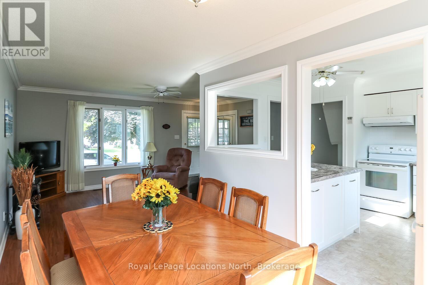 29 Innisbrook Drive, Wasaga Beach, Ontario  L9Z 1G3 - Photo 5 - S12321535