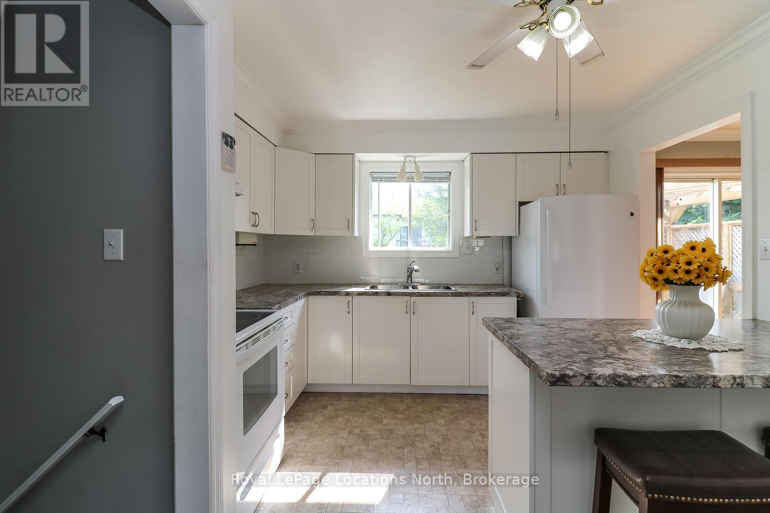 29 Innisbrook Drive, Wasaga Beach, Ontario  L9Z 1G3 - Photo 9 - S12321535