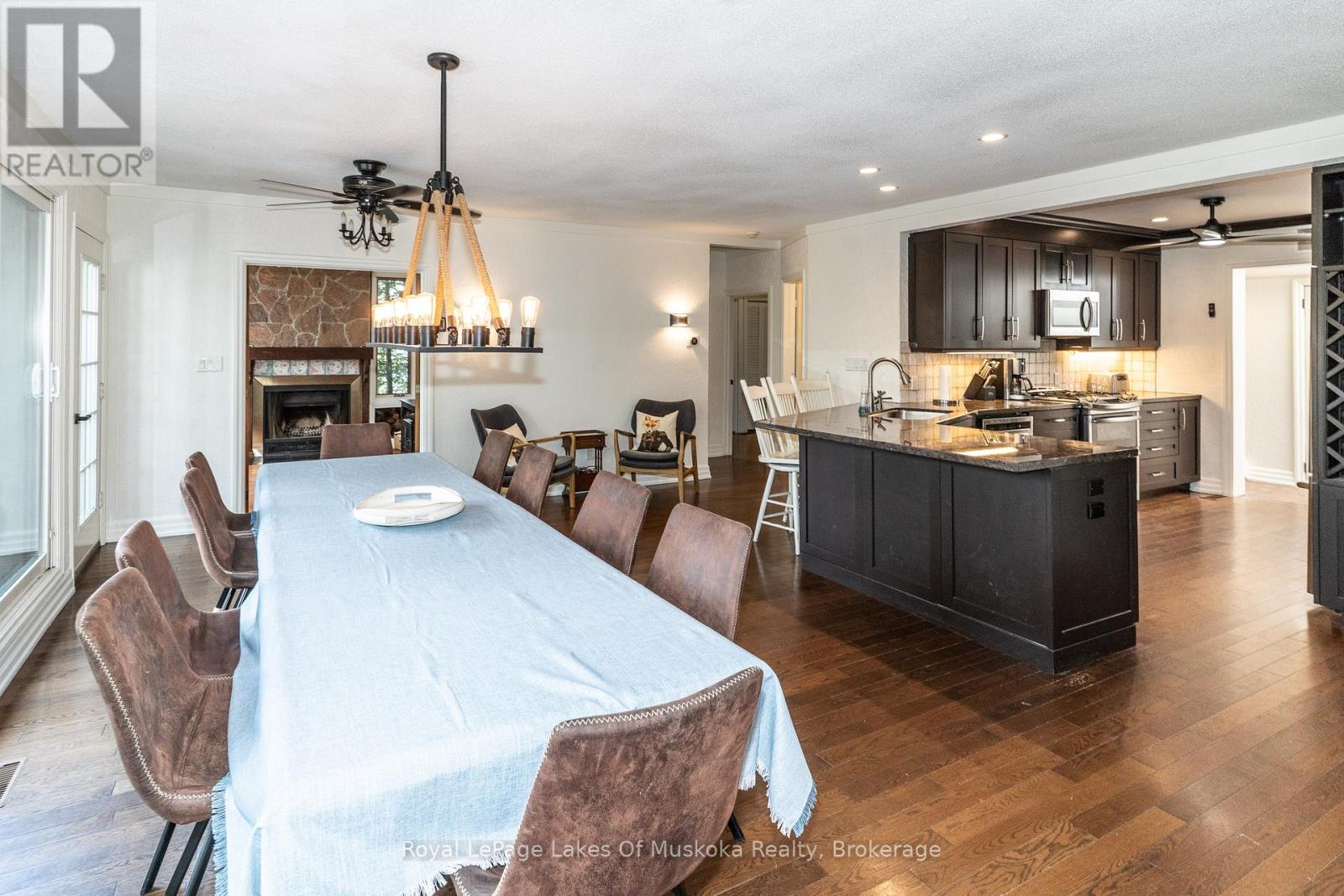 51 Pinetree Road, Gravenhurst, Ontario  P1P 1R2 - Photo 12 - X12321603