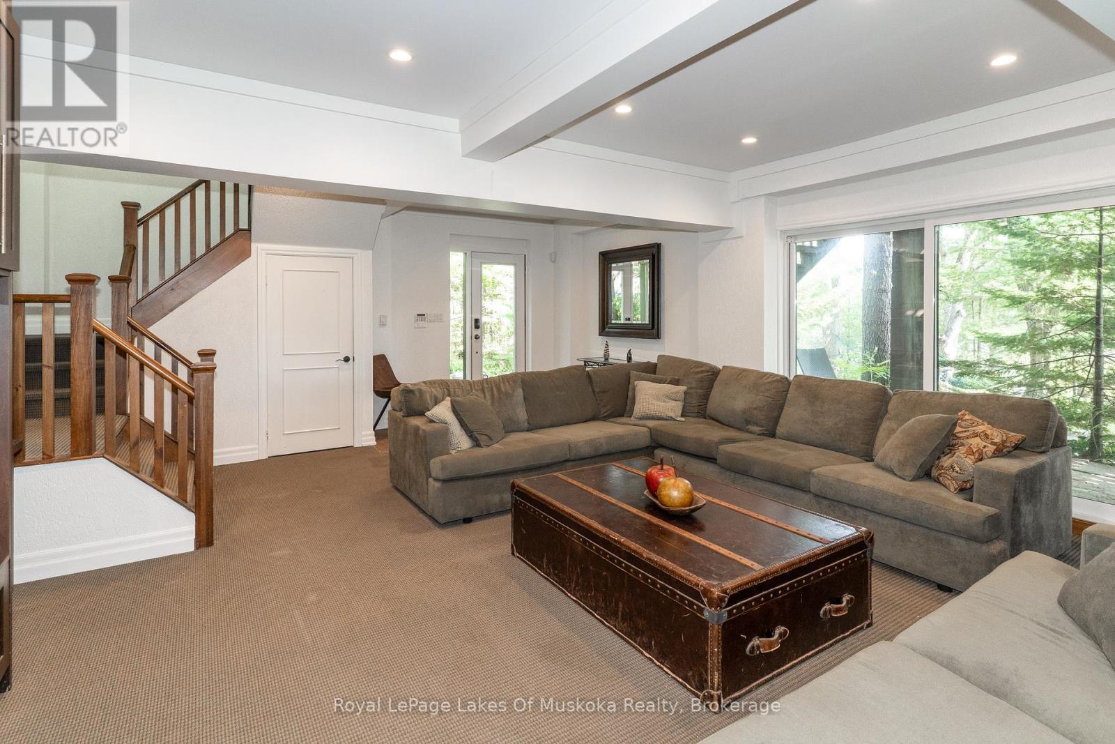 51 Pinetree Road, Gravenhurst, Ontario  P1P 1R2 - Photo 5 - X12321603