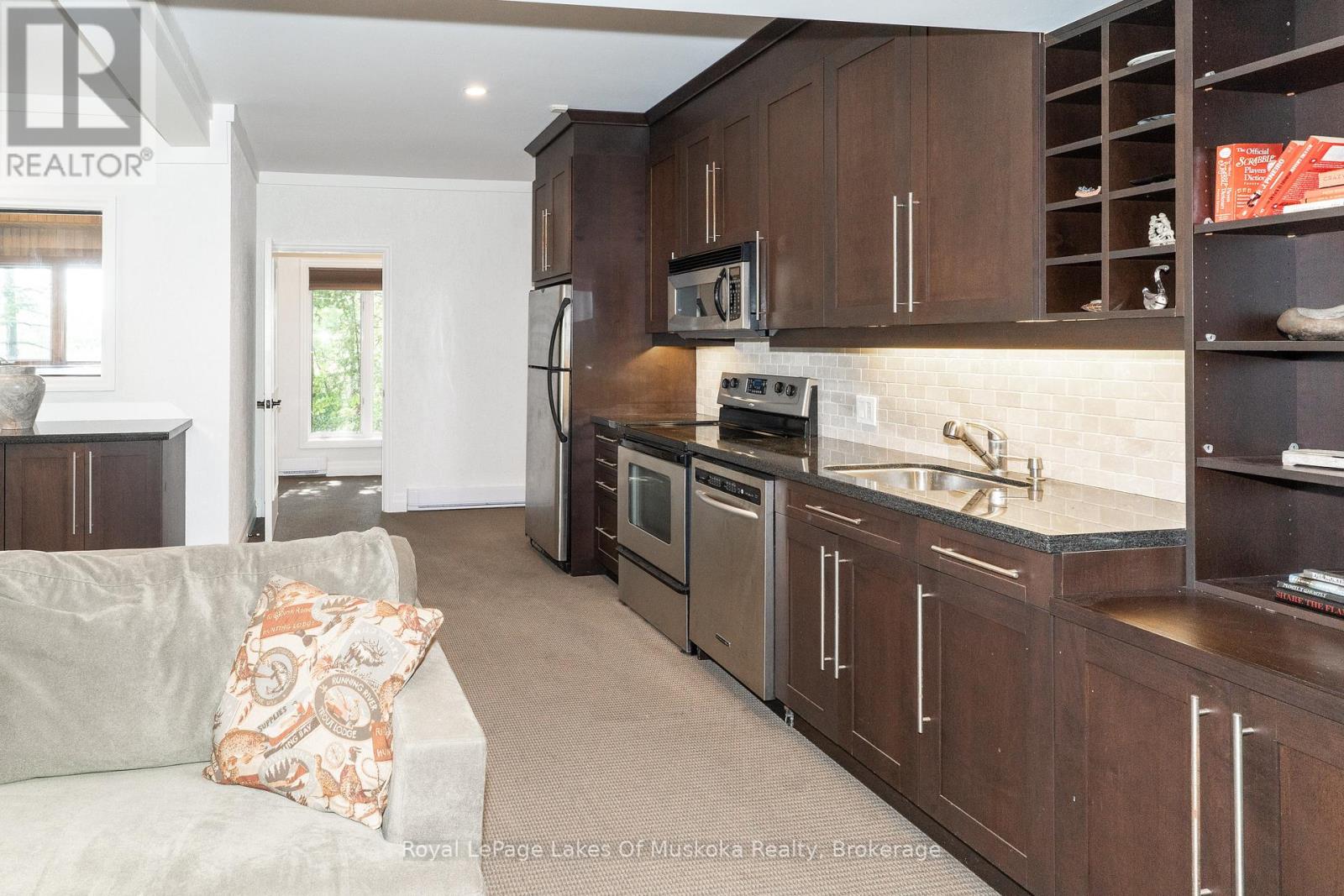 51 Pinetree Road, Gravenhurst, Ontario  P1P 1R2 - Photo 8 - X12321603