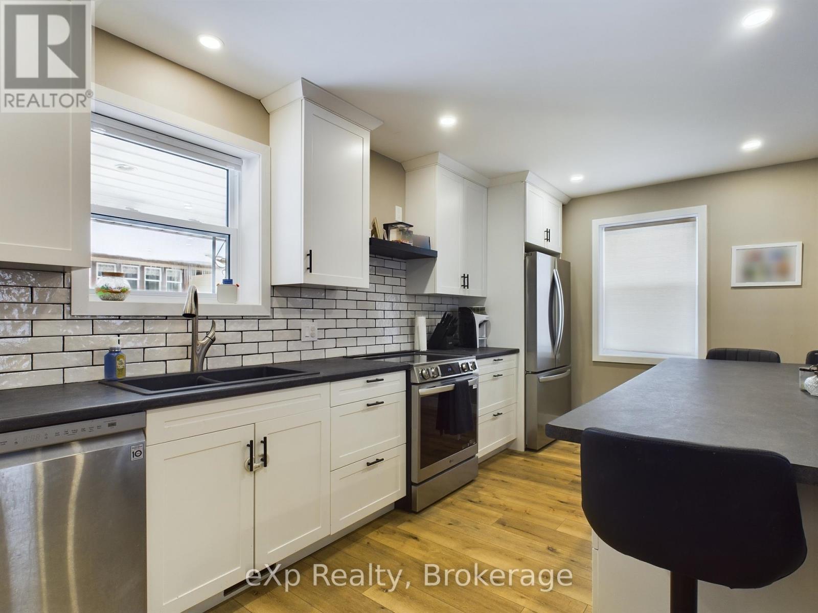 58 Absalom Street E, South Bruce, Ontario  N0G 2J0 - Photo 5 - X12321651