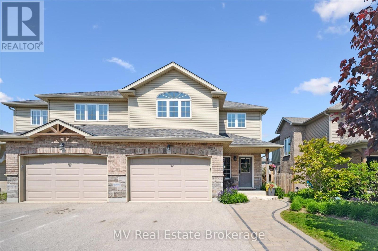 71 Healey Street, Centre Wellington, Ontario  N0B 1S0 - Photo 2 - X12321660